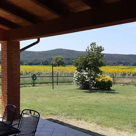 Bio Le Giunchiglie Farm stay Alberese